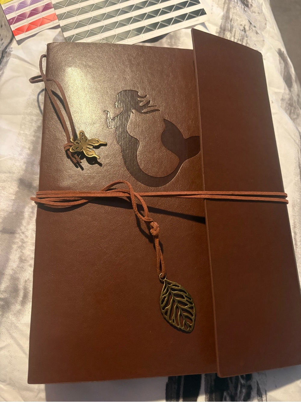 Leather portfolio, 3 ring binder .photos ,notes. Unique.